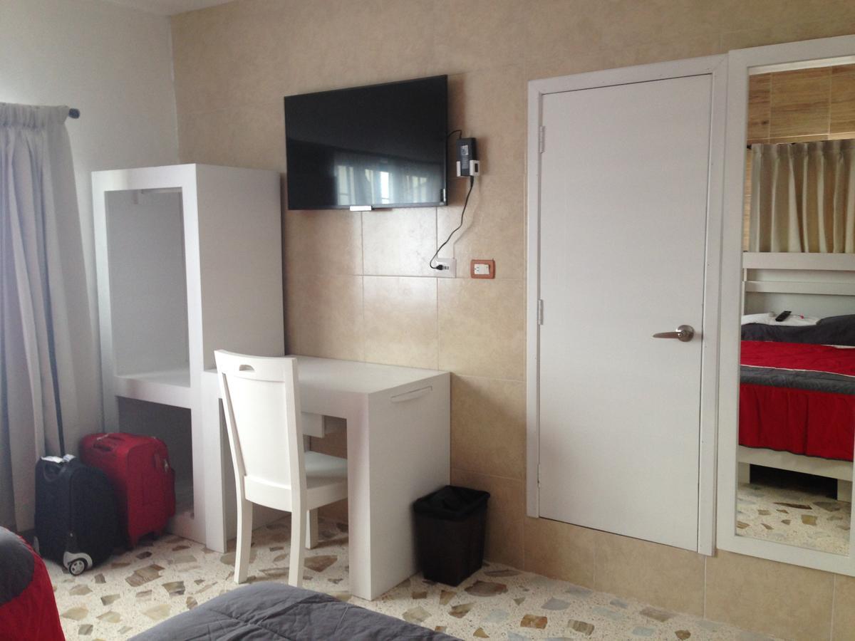 Hotel Claudia Macuspana Екстер'єр фото