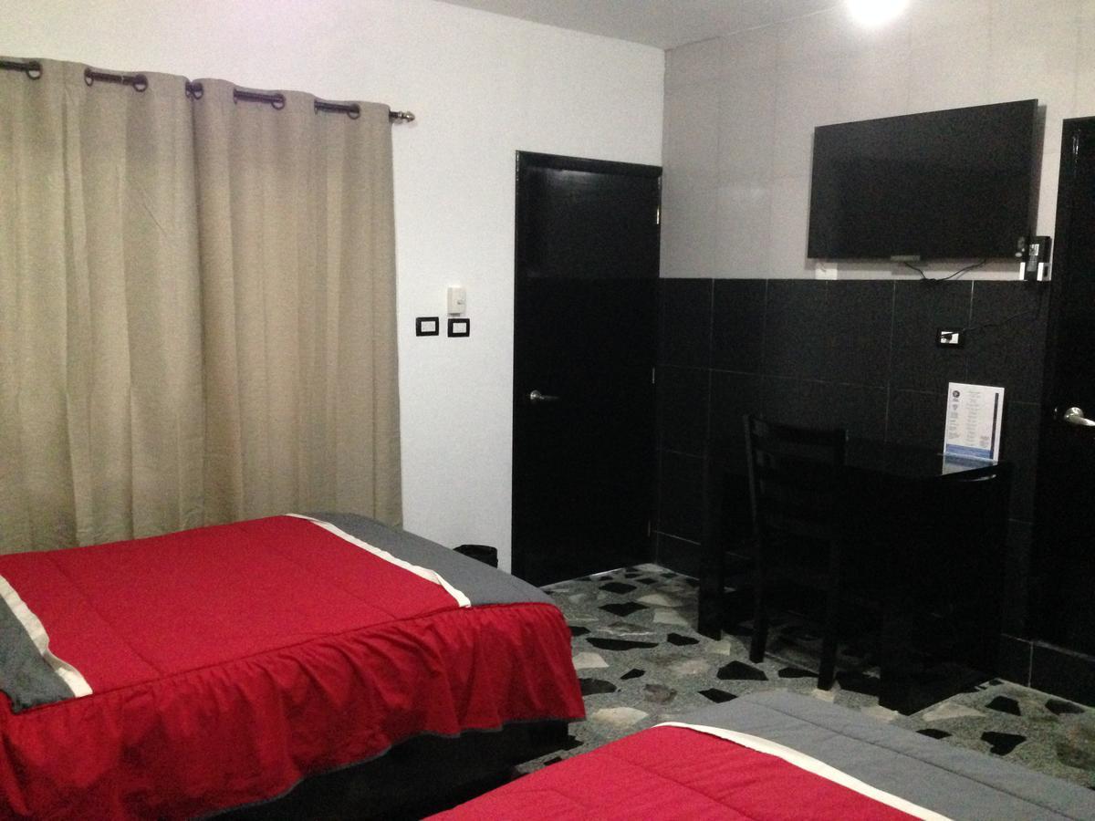 Hotel Claudia Macuspana Екстер'єр фото